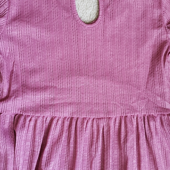 FULL CIRCLE TRENDS Lace Pleplum Top - Picture 7 of 10